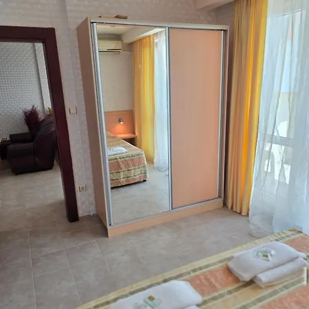Miramar Palace Apartamento